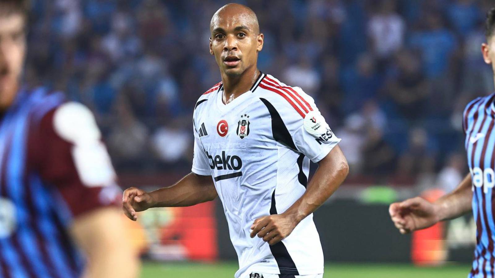 Beşiktaş'ta İki Yıldız Oyuncuyla Yollar Ayrılıyor