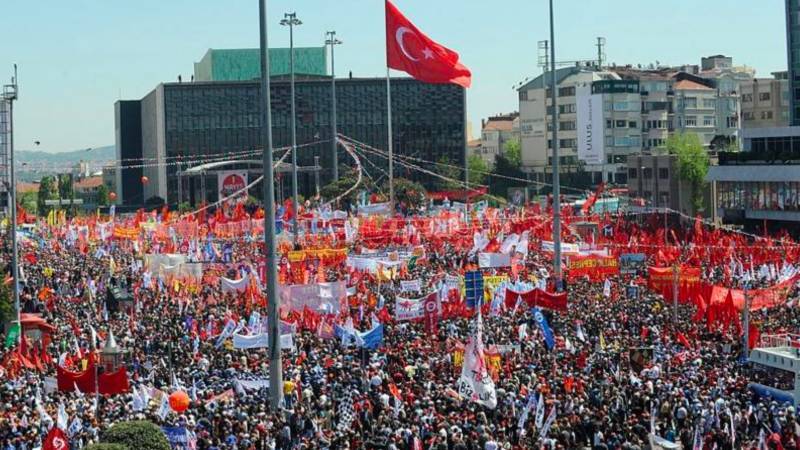 Chp'li Çelik'ten 1 Mayıs İçin Hukuki Destek Ve Şişli Meydanı Takibi