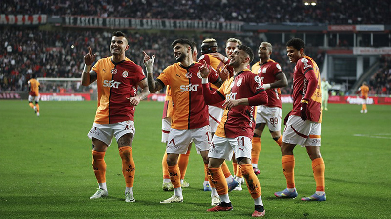 Galatasaray liderliğini Bodrum FK karşısında sürdürdü