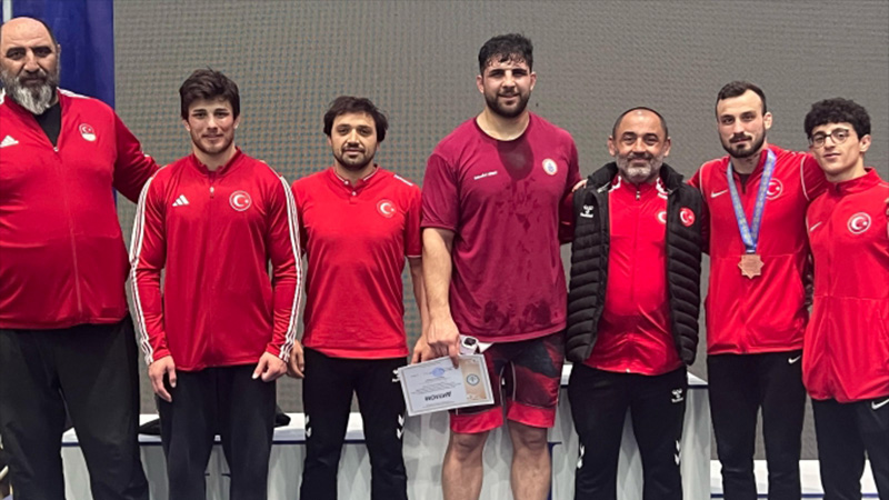 Grekoromen güreş milli takımından Kazakistan'da iki altın dahil beş madalya zaferi