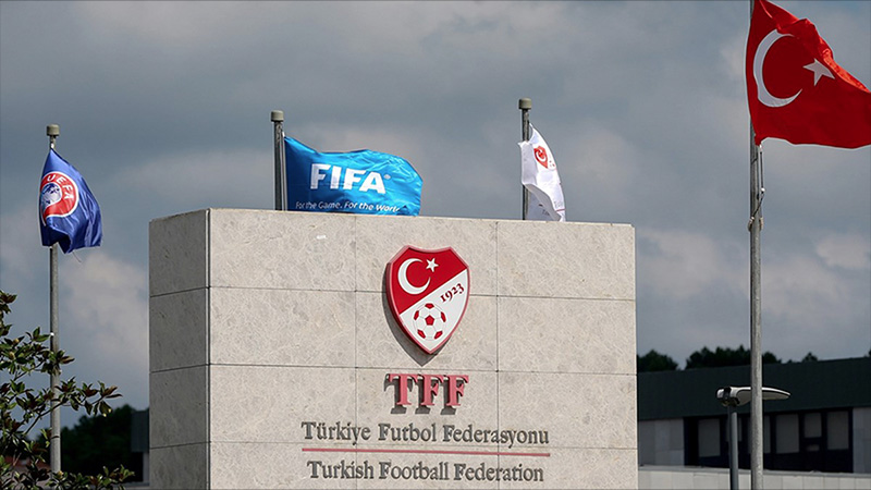 Süper Lig'de Derbi Heyecanı: Trabzonspor-Galatasaray Maçının Tarihi Belli Oldu