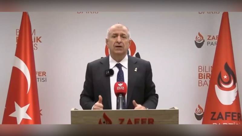 Ümit Özdağ'ın Duruşması Ertelendi, Zafer Partisi'nden Tepki: "Susturulmak İsteniyor"